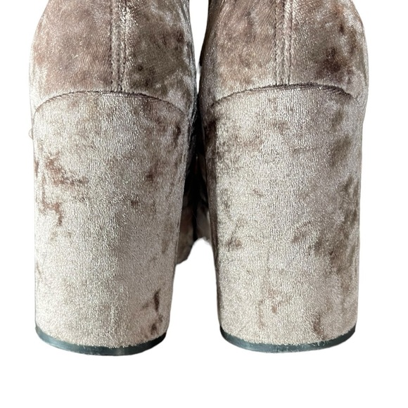 Steve Madden Gaze Crush velvet ankle booties size 9.5 ankle boot 4” heel - Picture 6 of 16